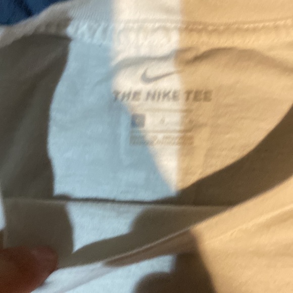 Nike t shirt - Picture 2 of 3